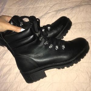 F21 boots